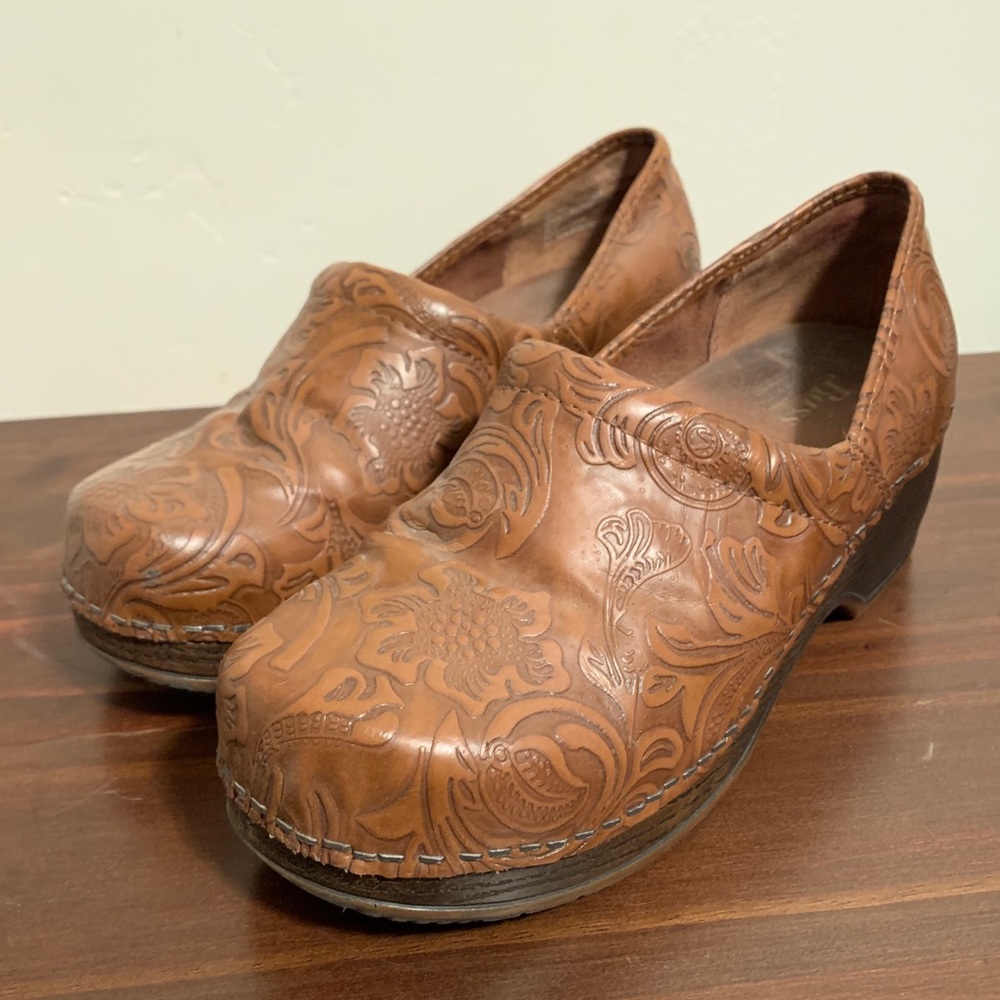 Bass Clogs